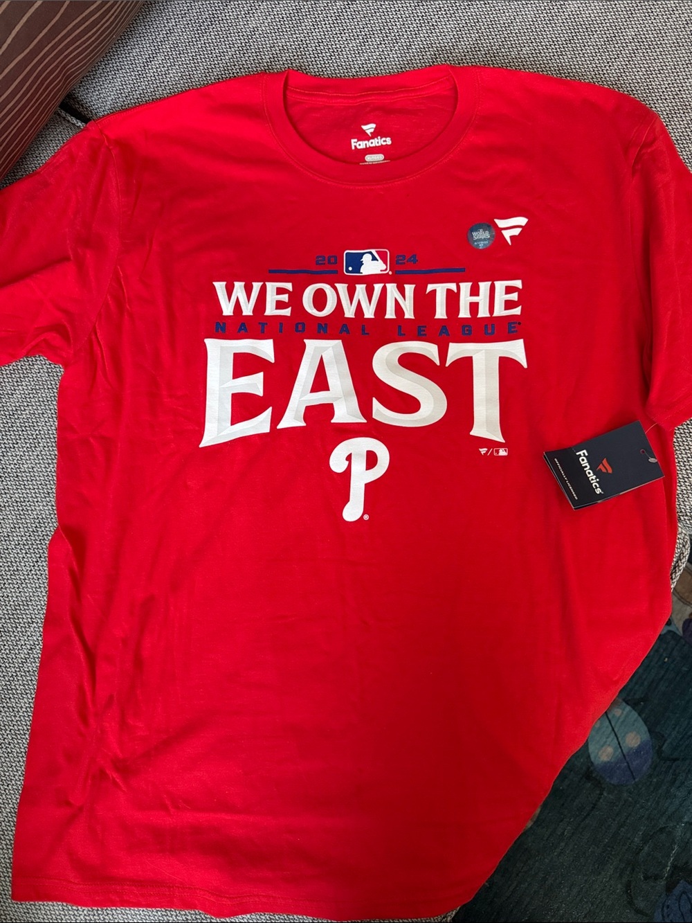 Fanatics Red Philadelphia Phillies "We Own The East" Short Sleeve Tee XL, NWT